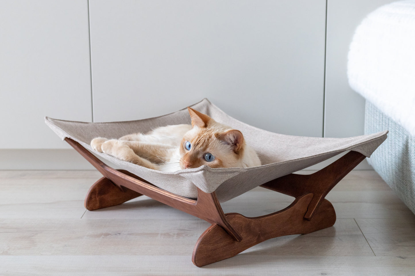 Cat hammock stand